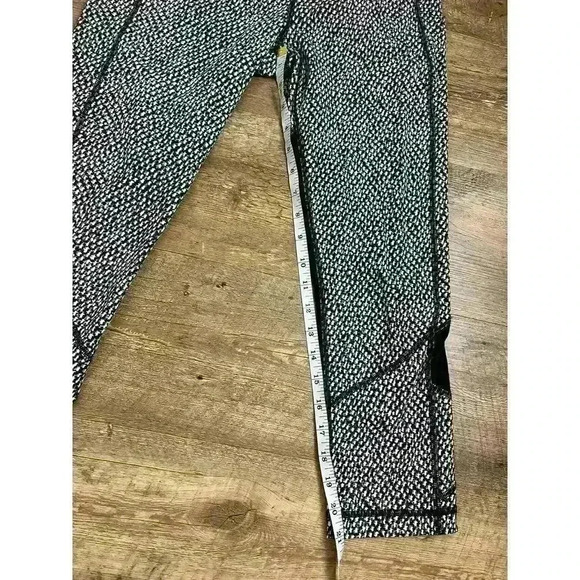 Lululemon HR Invigorate Cropped Daisy Dust Alpine White Black Women's 8 - Picture 4 of 11